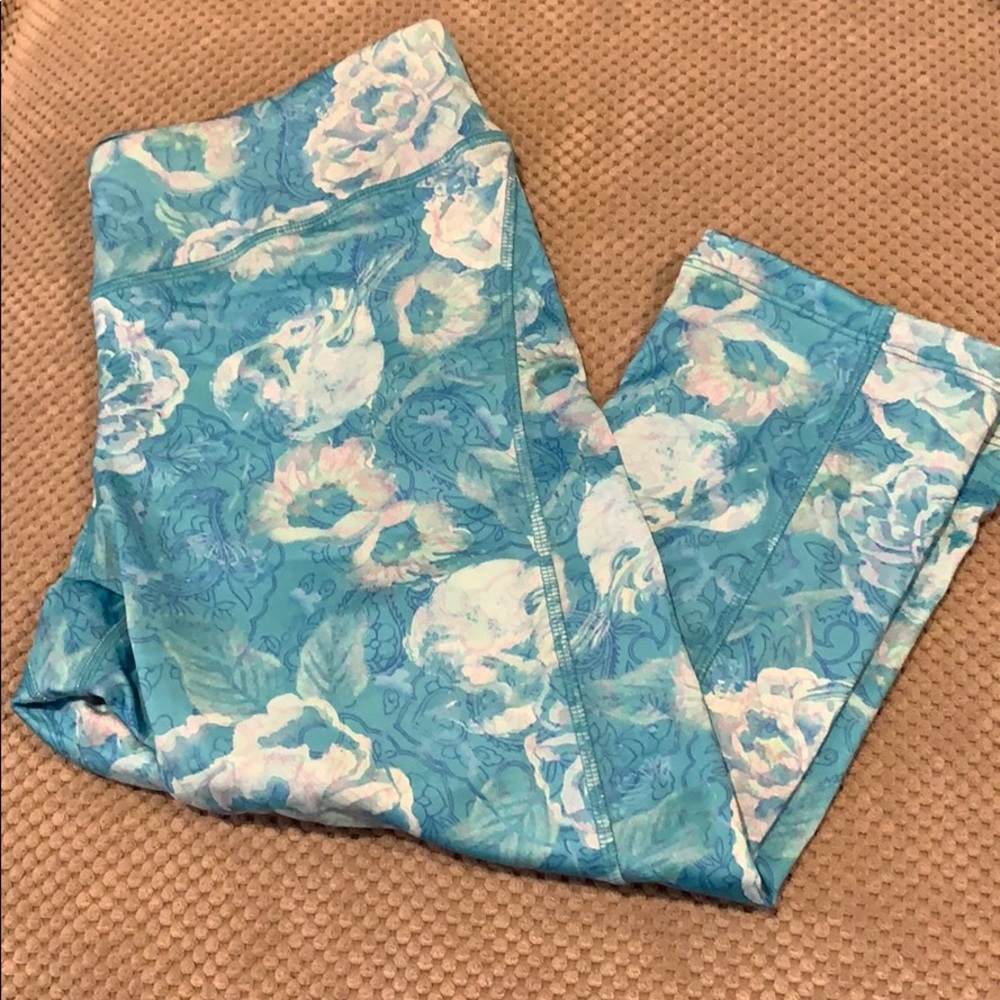 Lularoe Jade capris leggings, size Large